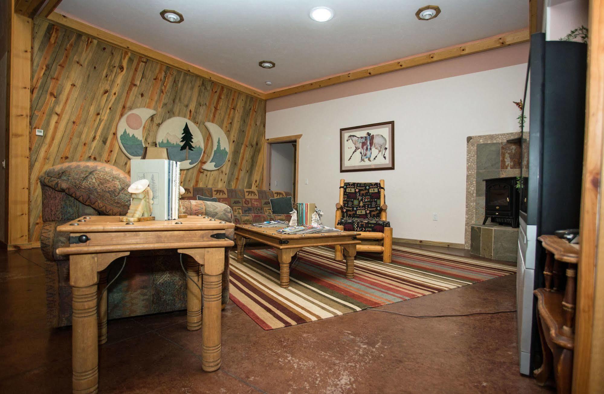 Diamondstone Guest Lodges La Pine Dış mekan fotoğraf
