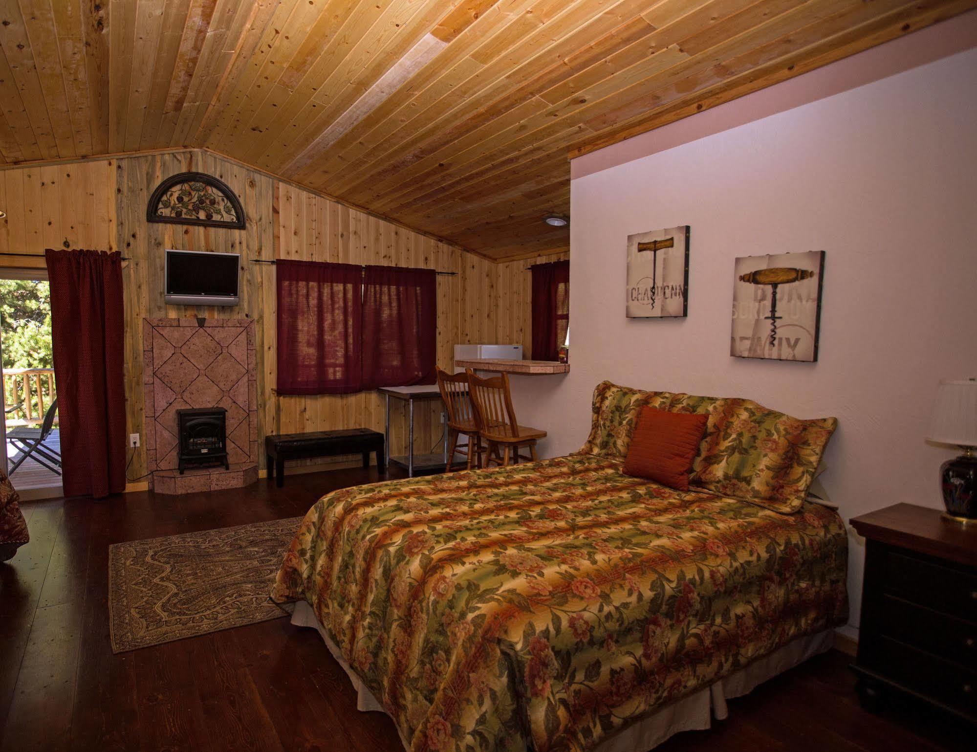 Diamondstone Guest Lodges La Pine Dış mekan fotoğraf